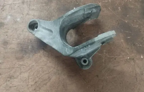 Chrysler Town & Country V Engine mounting bracket 04809939AF