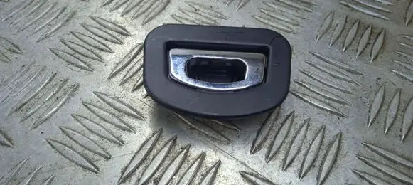Maserati Quattroporte Tie down hook / loop 