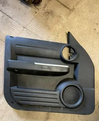 Dodge Nitro Front door card panel trim 6349100 5KF431DVAB
