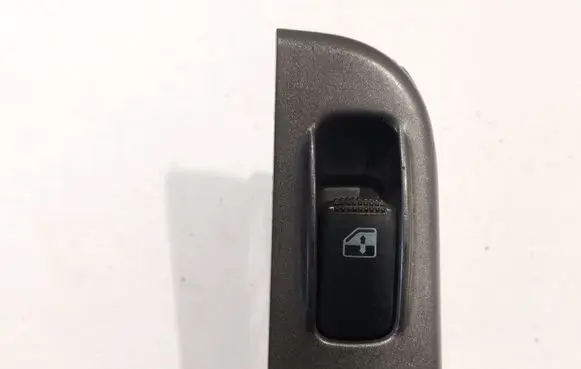 Hyundai Trajet Electric window control switch