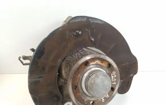 Mercedes-Benz CLA C118 X118 Front wheel hub A2473320100 A2473340000 A2473340500