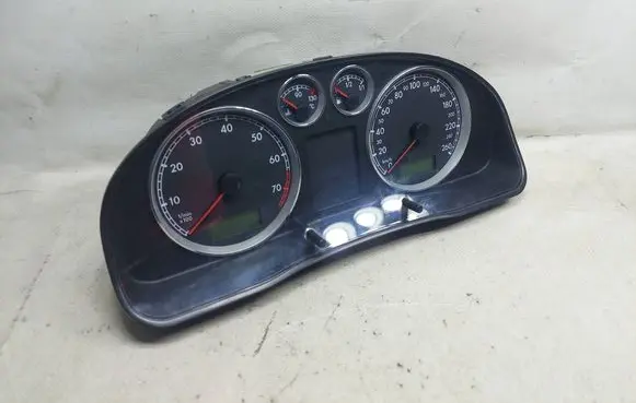 Volkswagen PASSAT B5 Speedometer (instrument cluster) 3B0920806