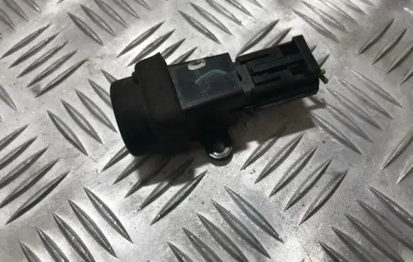 Ford Mondeo Mk III Fuel cut-off switch 1s7t9341aa 1s7t-9341-aa