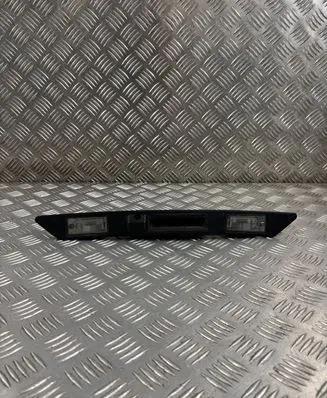 Audi Q7 4L Trunk door license plate light bar 4L0827574