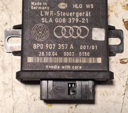 Audi A6 S6 C6 4F Light module LCM 5LA00837921 8P0907357A 00020150