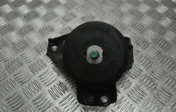 Hyundai Tucson TL Engine mount bracket 21810D3500