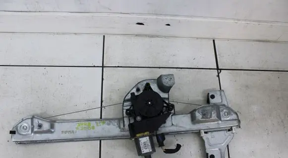 Peugeot 2008 I Front door window regulator with motor 