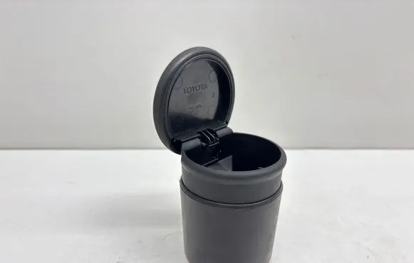 Toyota Verso Ashtray (front)