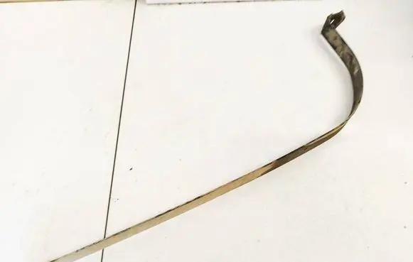 Volkswagen PASSAT B5.5 Fuel tank mounting bracket