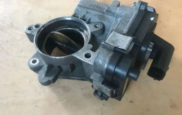 Opel Vectra C Throttle valve 