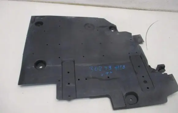 Peugeot 308 Rear underbody cover/under tray 9648555377