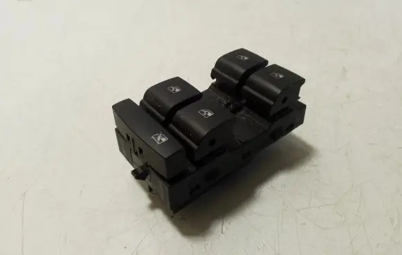 Opel Zafira C Electric window control switch 13305009 251886