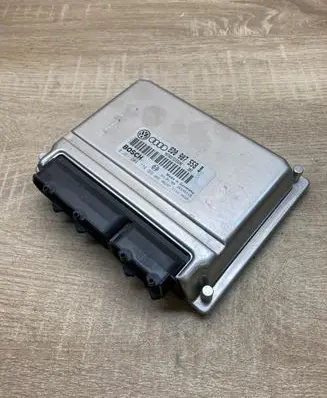 Audi A4 S4 B5 8D Engine control unit/module ECU 8D0907558B 0261204774