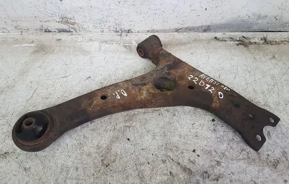 Toyota Avensis T250 Front lower control arm/wishbone