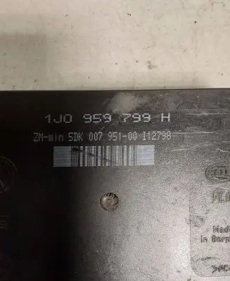 Volkswagen PASSAT B5 Comfort/convenience module 1J0959799H 5DK00795100