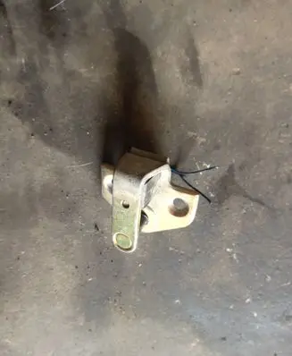 Ford Focus Front door lock loop/hook striker 96bg-f21982-aj