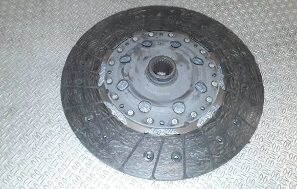 Mitsubishi Lancer VIII Clutch pressure plate 324051910