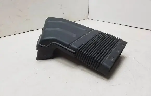 Audi A4 S4 B6 8E 8H Air intake hose/pipe 8E0129617B