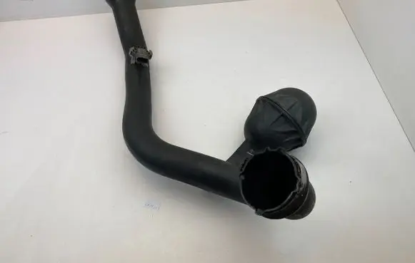 Audi A4 S4 B9 8W Intercooler hose/pipe 8W0145673AL 0001189V