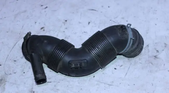 Audi A3 S3 8P Air intake hose/pipe 3C0129654M