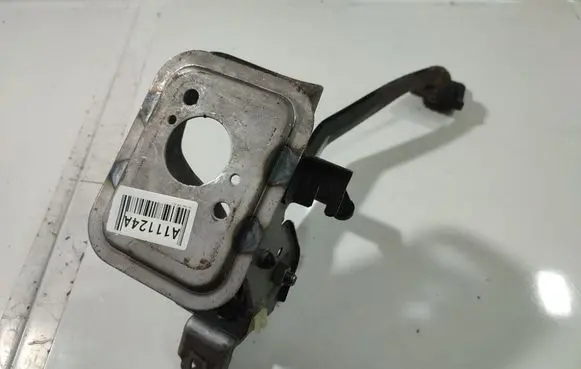 Hyundai i30 Clutch pedal 328022L300