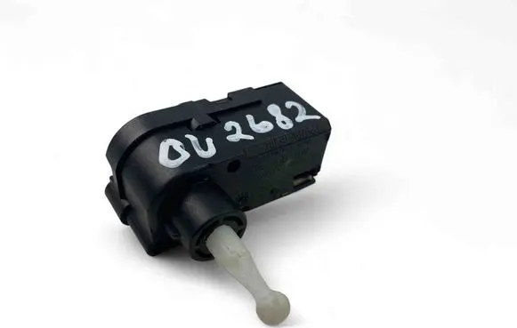 Ford Mondeo Mk III Headlight level height control switch 0307853307