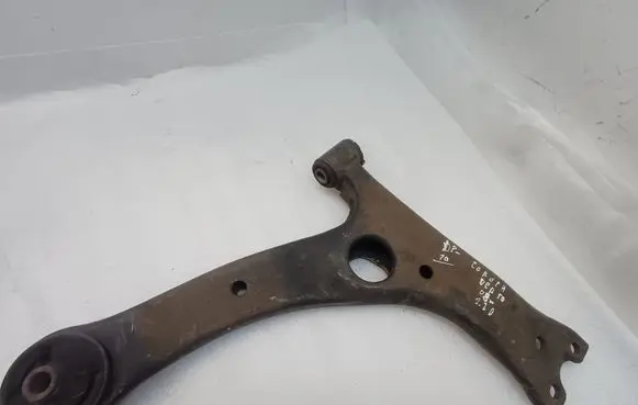 Toyota Corolla Verso AR10 Front lower control arm/wishbone