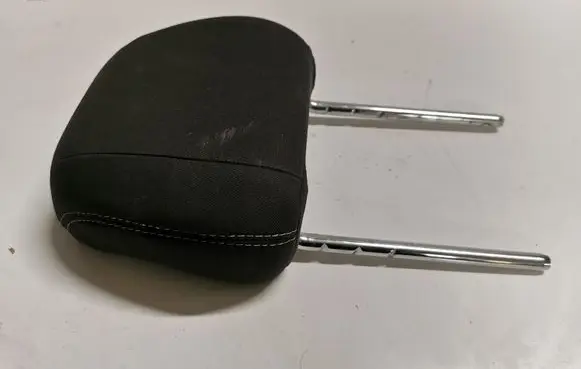 Ford Mustang VI Front seat headrest 