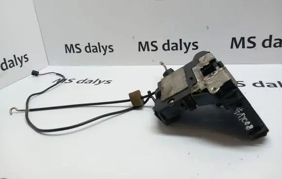 Mercedes-Benz E W211 Front door lock A2117200635 2117200635