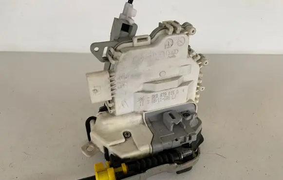 Audi Q5 SQ5 Rear door lock 8K0839015D