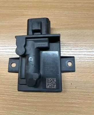 Jaguar E-Pace Fuel injection pump control unit/module FK729D370AF 71010583 A2C87244403