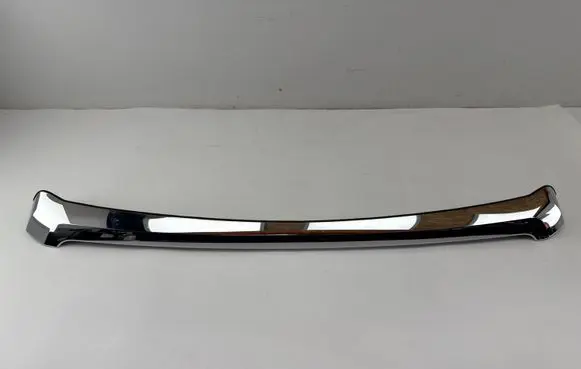 Toyota Land Cruiser (J150) Engine hood trim