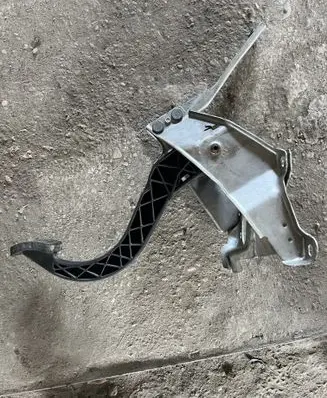 Opel Corsa C Clutch pedal 
