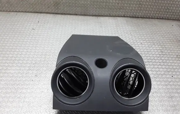 Mitsubishi Colt Dash center air vent grill MR951746