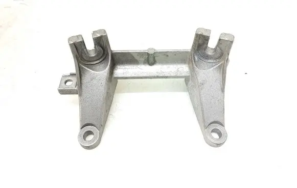 BMW Z4 g29 Engine mounting bracket 6877099 18574711