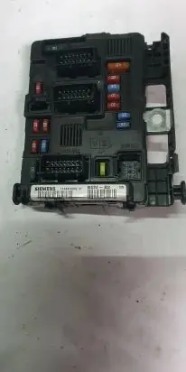 Peugeot 206 Fuse box set 9643498980