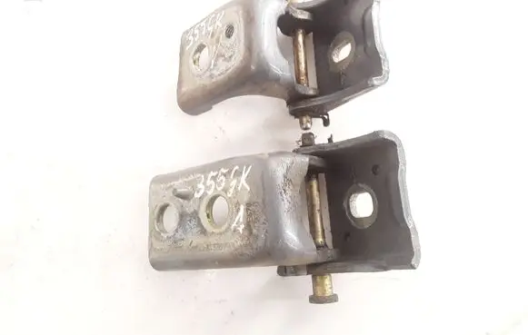 Rear door hinge set