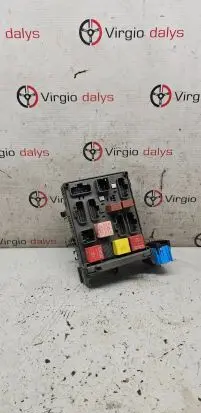 Renault Laguna II Fuse module 8200004201E 8200283815 518837018