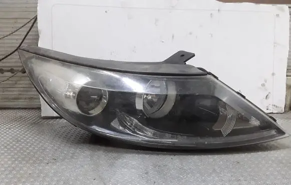KIA Sportage Headlight/headlamp 921023U250
