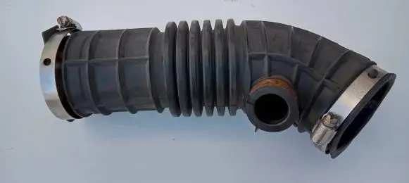 Infiniti Q70 Y51 Pneumatic air compressor intake pipe/hose 