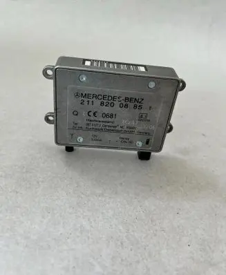 Mercedes-Benz E W211 Antenna control unit 2118200885