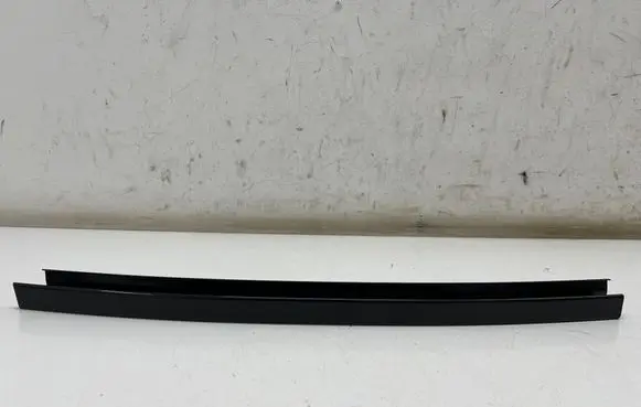 BMW 3 G20 G21 Rear door window/glass frame 7465142