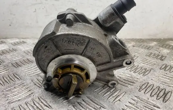 BMW 7 F01 F02 F03 F04 Vacuum pump 8605976