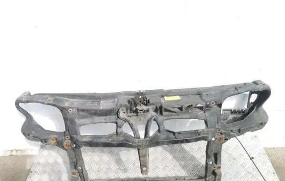 Volkswagen Golf IV Radiator support slam panel