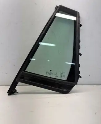BMW X3 G01 Rear vent window glass 738883315 7388833