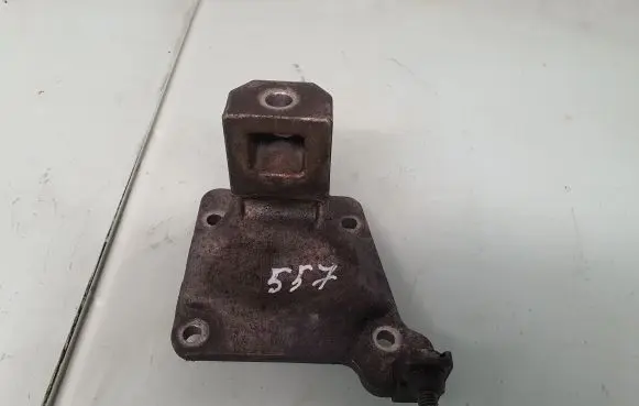 BMW 5 E39 Engine mounting bracket 6751226 22116751226 22111096076