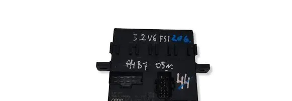 Audi A4 S4 B7 8E 8H Comfort/convenience module 8E0907279K 21042005