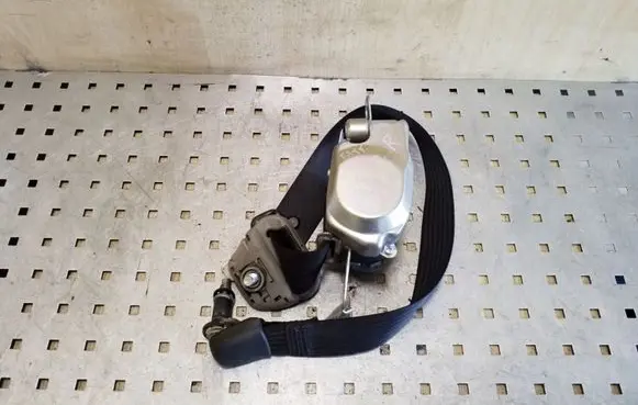 Nissan Pathfinder R51 Front seatbelt L153004
