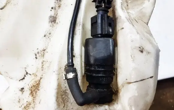 Audi A4 S4 B5 8D Windscreen/windshield washer pump 893955665