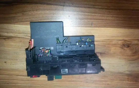 Mercedes-Benz C W202 Fuse box set 0225455332 0005401550
